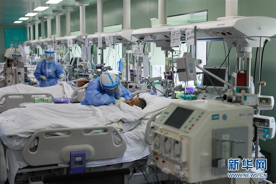 (新華全媒頭條·圖文互動)(13)同舟共濟戰(zhàn)“疫”記——中國抗擊新冠肺炎疫情全紀(jì)實