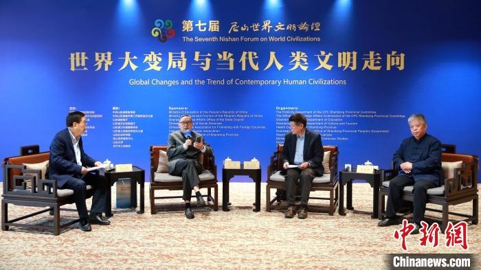 9月27日，第七屆尼山世界文明論壇首場(chǎng)高端對(duì)話舉行?！×籂?攝