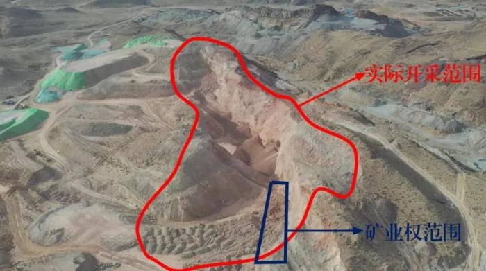 2021年12月11日，督察組使用無(wú)人機(jī)拍攝，銅鐵溝礦礦業(yè)權(quán)面積僅6.9畝，越界開采達(dá)182畝，超出26.4倍；實(shí)際開采深度達(dá)35米，遠(yuǎn)超采礦許可證允許開采深度要求
