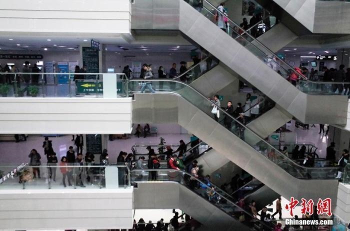 資料圖：某醫(yī)院門診樓。 <a target='_blank' href='/'>中新社</a>記者 殷立勤 攝
