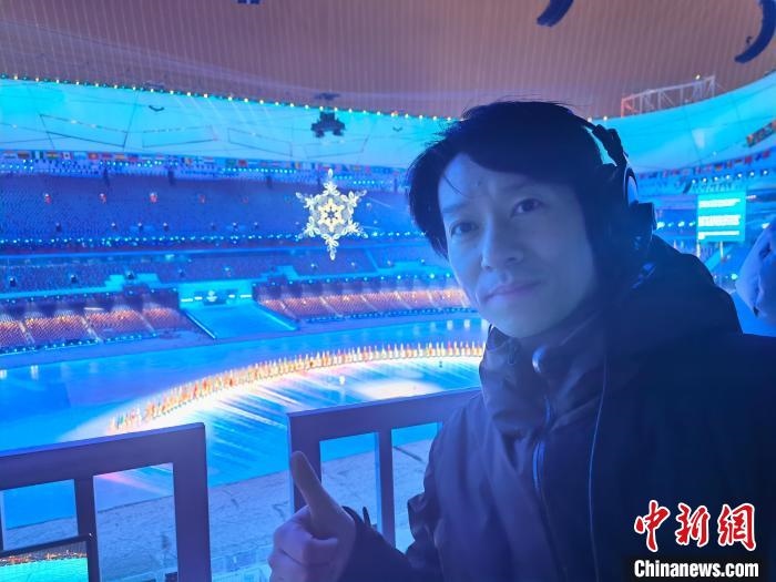 張文海在“鳥巢”內(nèi)。　張文海 供圖