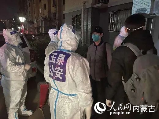 耐心溝通，居民們轉變態(tài)度。平安玉泉供圖
