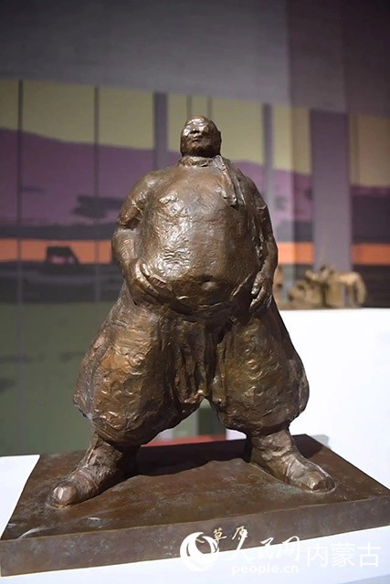 吳為山作品《大草原》。人民網(wǎng)記者富麗娟攝