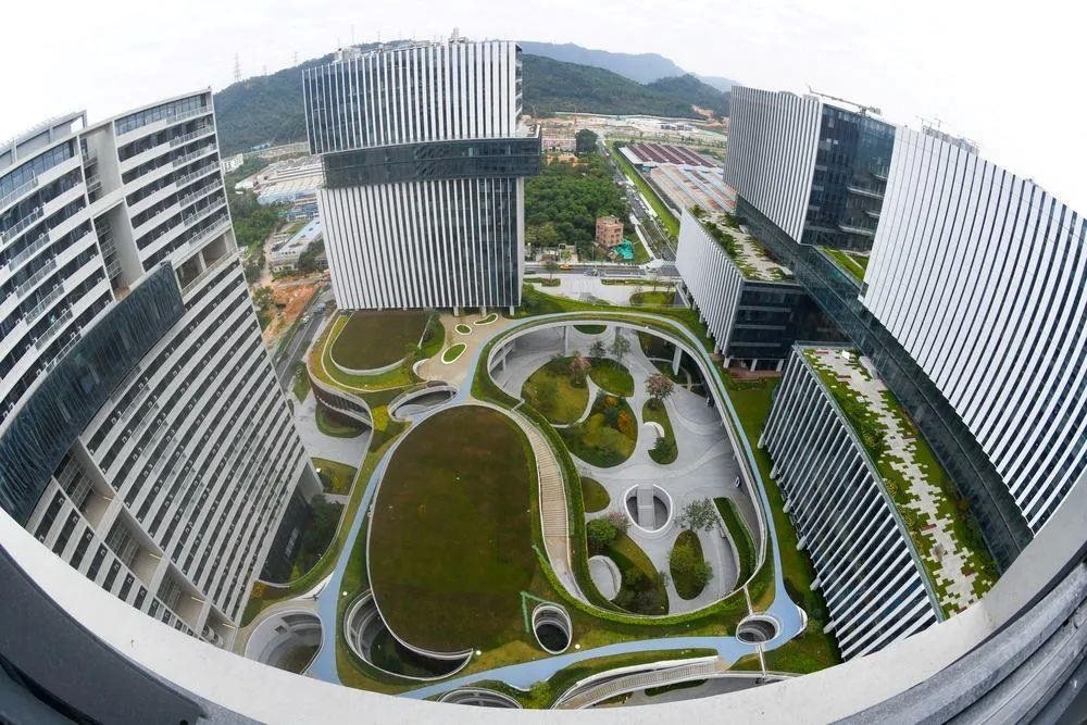 △位于深圳的光明科學(xué)城啟動(dòng)區(qū)。預(yù)計(jì)今年啟動(dòng)區(qū)的合成生物大科學(xué)裝置將部分投入使用。