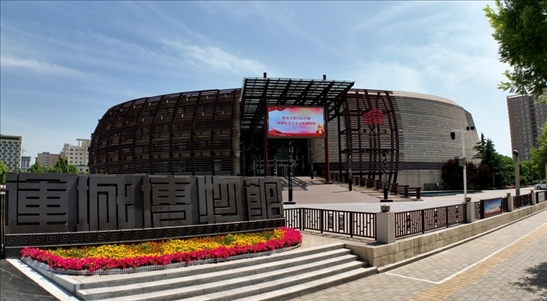 鑒往知來，跟著總書記學(xué)歷史丨走進(jìn)一座博物館，尋根五千年中華文明