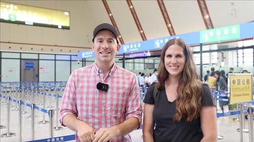 6月13日，來自美國的德拉古（Dragoo）夫婦將首次乘坐中老鐵路國際旅客列車從中國出境。李揚(yáng) 攝