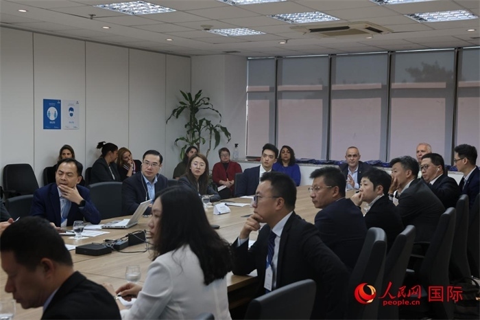 與會代表參與座談交流。（人民網(wǎng)記者 時元皓攝）