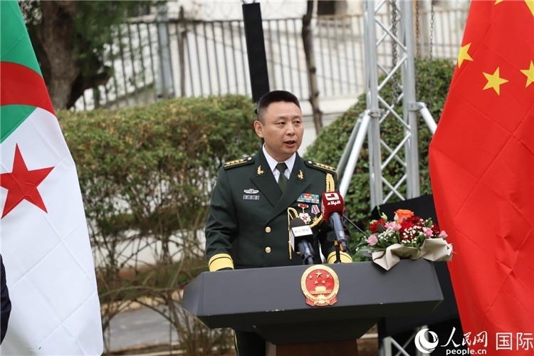 圖為胡璽鈞武官致辭。人民網(wǎng)記者 王傳寶攝