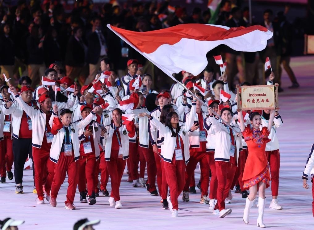 7月28日，印度尼西亞大學生體育代表團在開幕式上入場。新華社記者張麗蕓攝