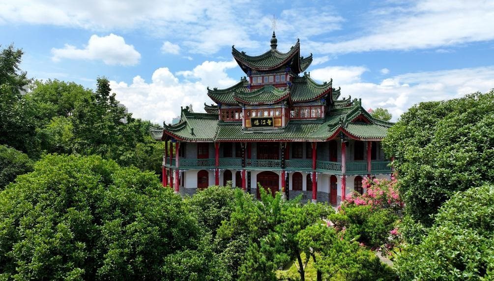 近日拍攝的陜西省漢中市博物館望江樓。新華社記者 劉瀟 攝