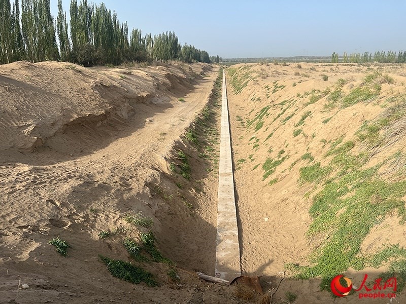 斗渠改造后，大大提高了輸水效率。人民網(wǎng)記者 常雪梅攝