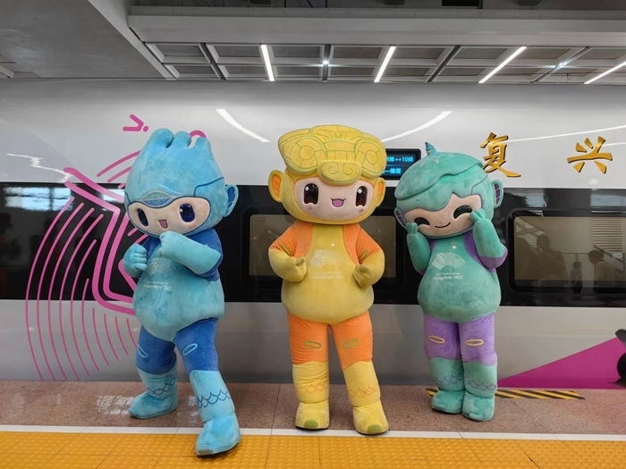 復(fù)興號亞運智能動車組列車車廂。上海鐵路局融媒體中心供圖