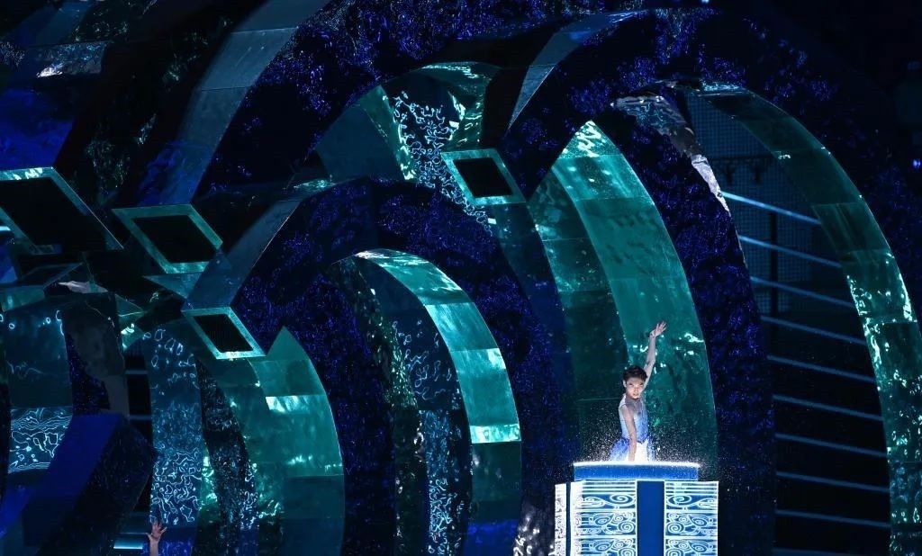 △9月23日，杭州第19屆亞洲運(yùn)動(dòng)會(huì)開(kāi)幕式迎賓表演《水潤(rùn)秋輝》。