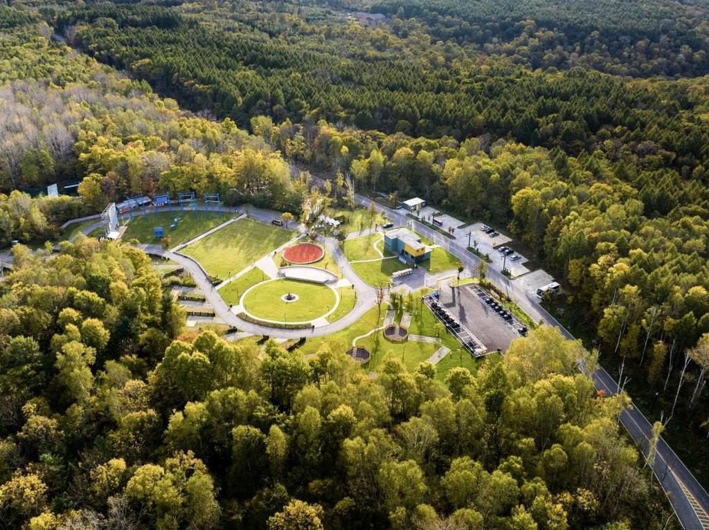 長白山華美勝地已實現(xiàn)“綠電”直供。嚴磊攝