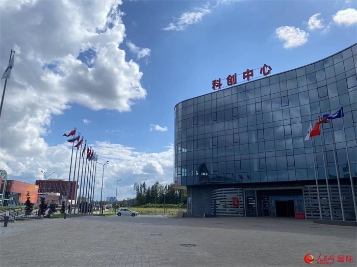 中白科技成果產(chǎn)業(yè)化創(chuàng)新中心大樓。人民網(wǎng)記者 王震攝