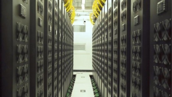 貴安超算中心內(nèi)的機(jī)房。人民網(wǎng) 陽茜攝