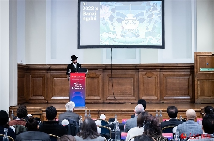 城市建筑與文化創(chuàng)意設(shè)計(jì)師卡姆·帕尼薩講述他和四川的故事。人民網(wǎng) 郭錦標(biāo)攝