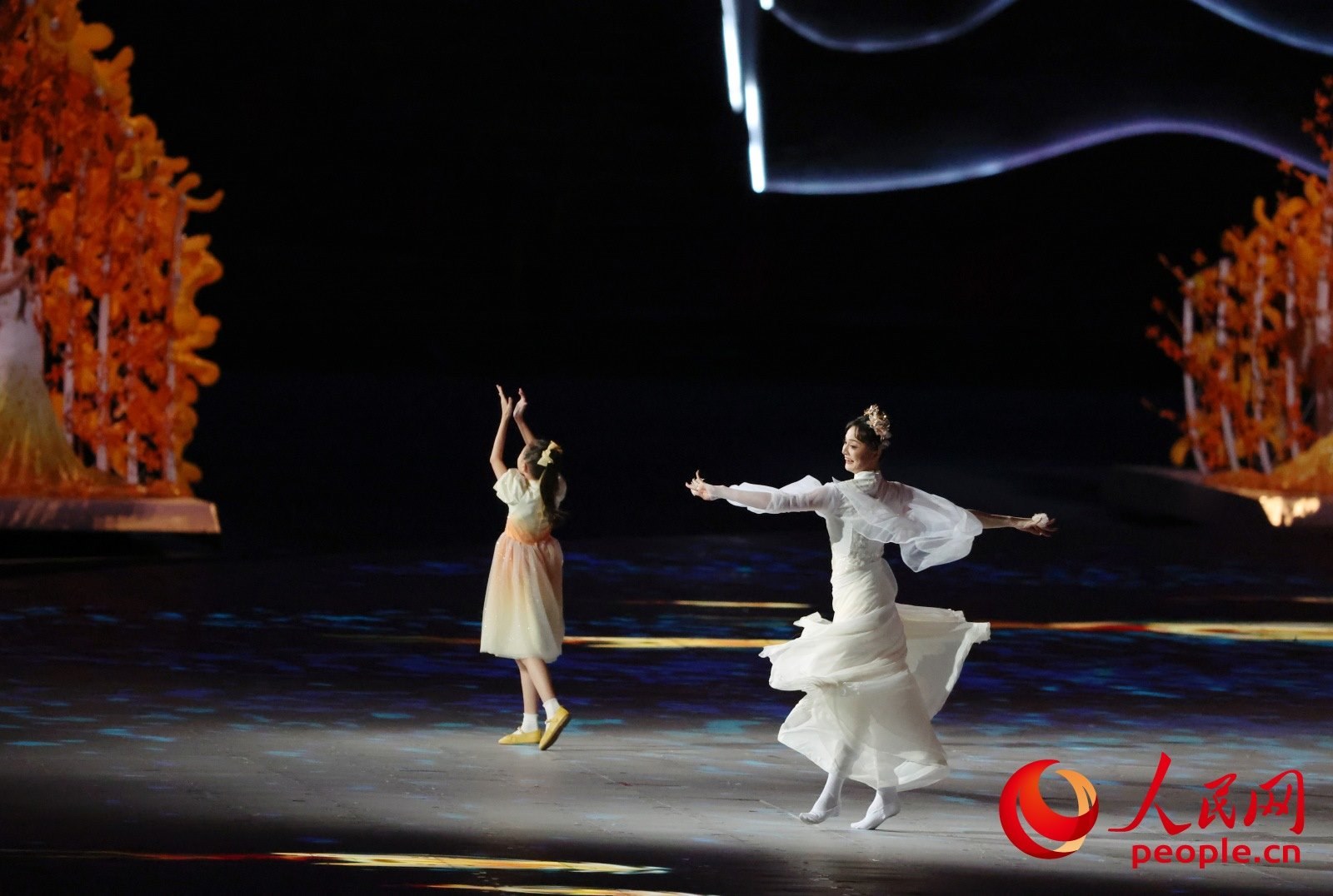 開幕式現(xiàn)場。人民網(wǎng) 周靜圓攝