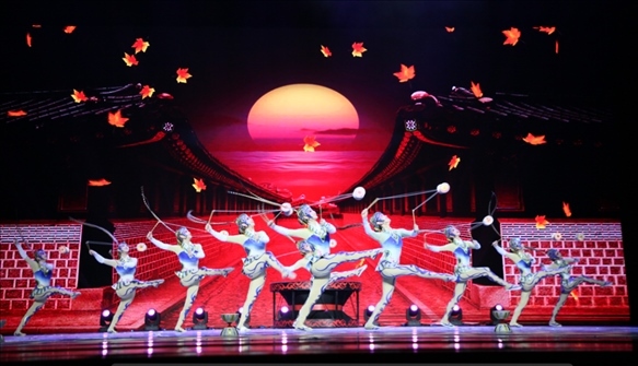 雜技《俏花旦·集體空竹》節(jié)目照。主辦方供圖