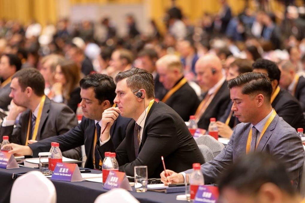 11月24日，論壇嘉賓在聆聽演講。新華社記者 辛夢(mèng)晨 攝