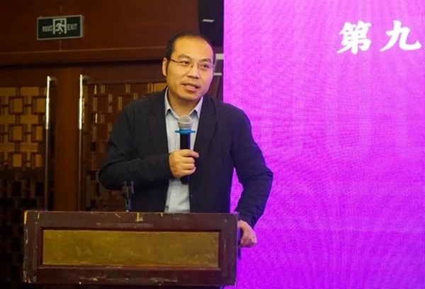 清華大學(xué)社會(huì)科學(xué)學(xué)院副院長(zhǎng)、政治學(xué)系長(zhǎng)聘教授孟天廣在研討會(huì)上總結(jié)發(fā)言。主辦方供圖