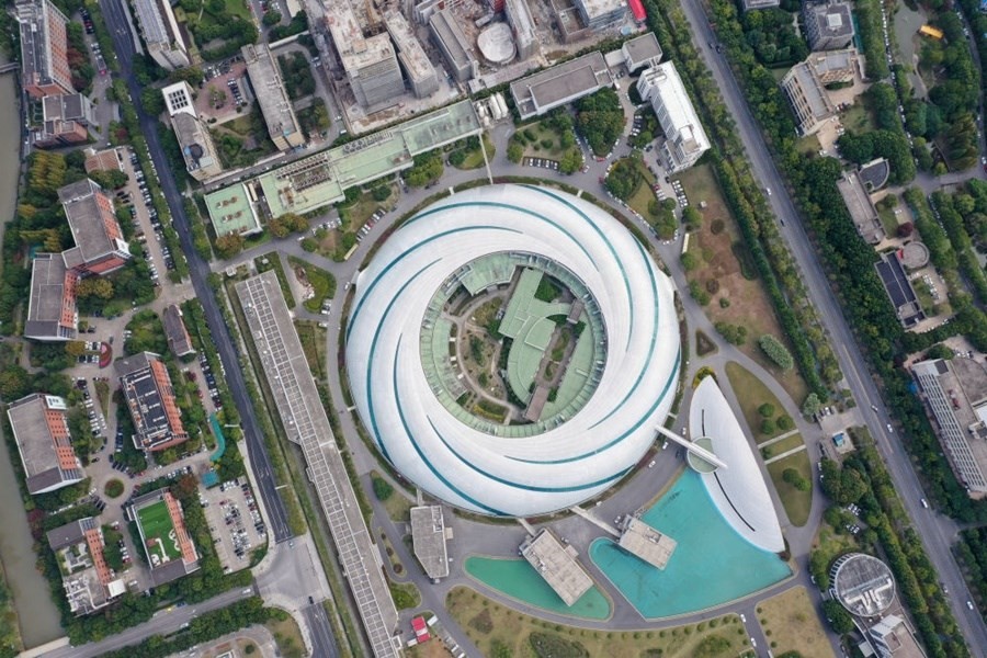 位于上海張江科學(xué)城的國家大科學(xué)裝置上海光源（2020年10月26日攝，無人機(jī)照片）。