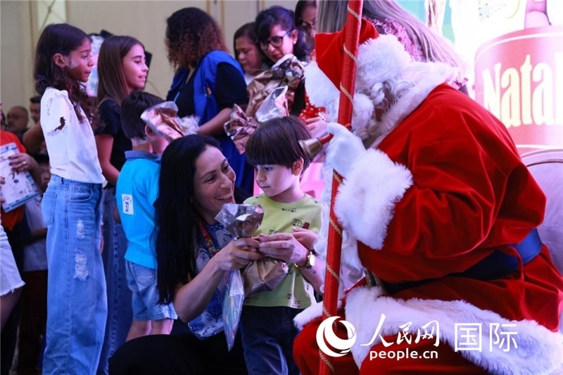 捐贈(zèng)活動(dòng)現(xiàn)場(chǎng)。人民網(wǎng)記者宋亦然攝