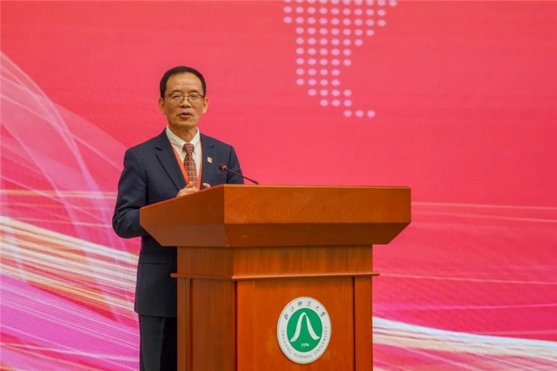 國(guó)務(wù)院學(xué)位委員會(huì)區(qū)域國(guó)別學(xué)學(xué)科評(píng)議組秘書長(zhǎng)、浙江師范大學(xué)非洲研究院（非洲區(qū)域國(guó)別學(xué)院）院長(zhǎng)劉鴻武致辭。主辦方供圖