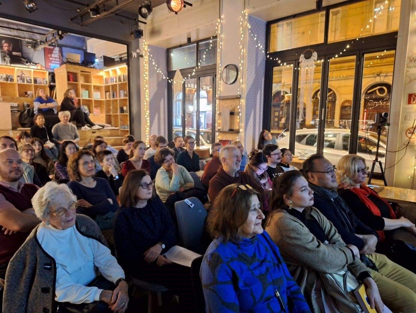 活動(dòng)吸引了40余位當(dāng)?shù)厥忻駞⑴c。摩爾多瓦尼·巴爾納巴斯攝