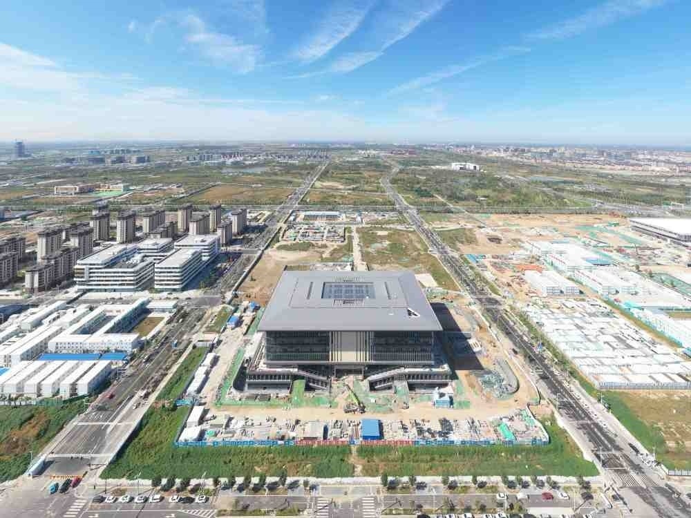 這是雄安新區(qū)大學(xué)園圖書館（2023年10月1日攝，無人機照片）。新華社記者 朱旭東 攝