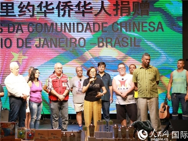 捐贈(zèng)活動(dòng)中方發(fā)起人之一的孫特英女士在捐贈(zèng)活動(dòng)中致辭。人民網(wǎng)記者 陳海琪攝