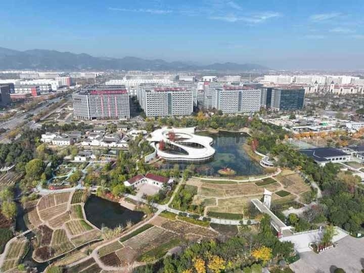 有機(jī)更新后的義烏城西街道橫塘村俯瞰圖。義烏城西街道供圖