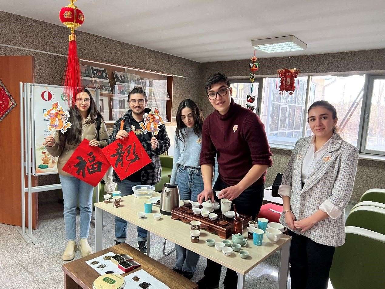 茶藝表演體驗(yàn)。中東技術(shù)大學(xué)孔院供圖