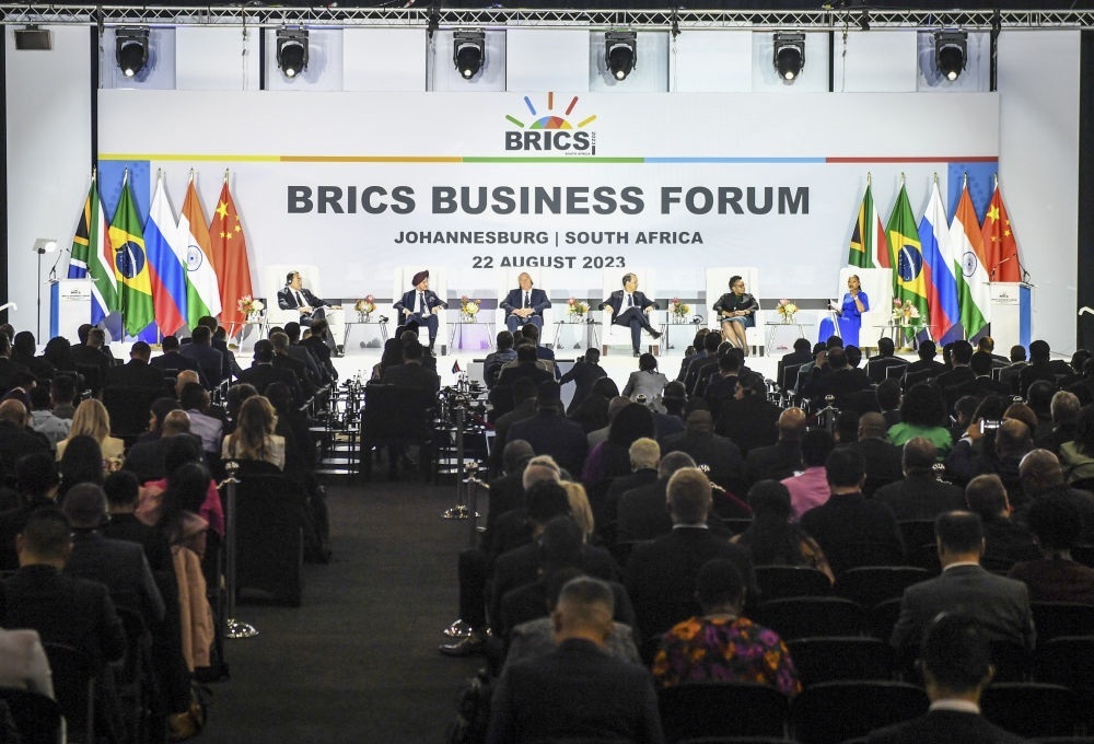 這是2023年8月22日在南非約翰內(nèi)斯堡拍攝的金磚國家工商論壇現(xiàn)場。新華社記者 李亞輝 攝