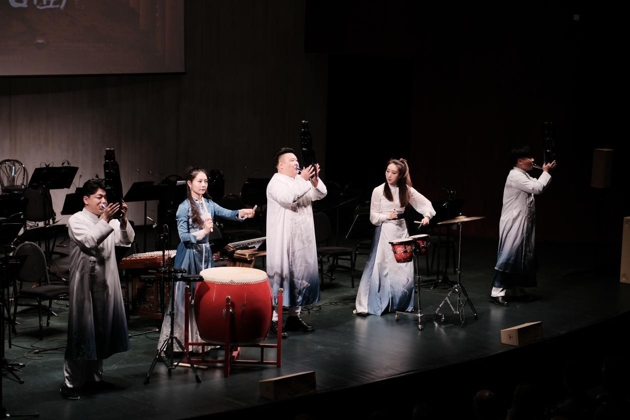 2024“歡樂(lè)春節(jié)”新春民族音樂(lè)會(huì)演出現(xiàn)場(chǎng)。于子恒攝