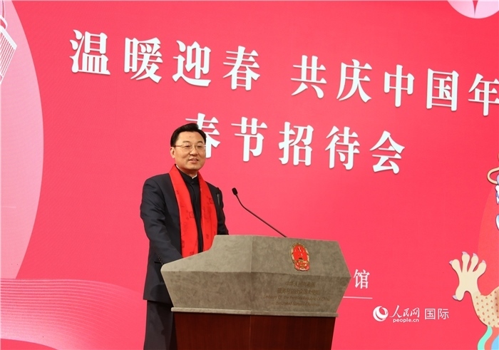 中國(guó)駐美國(guó)大使謝鋒發(fā)表致辭，向全體在美同胞致以親切問候。人民網(wǎng)記者 李志偉攝