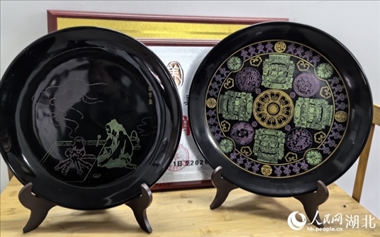 壩漆工藝品。人民網(wǎng)記者 周雯攝