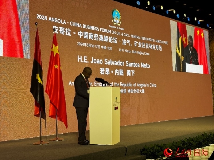 安哥拉駐華大使若昂·內(nèi)圖。人民網(wǎng)記者 張榮攝