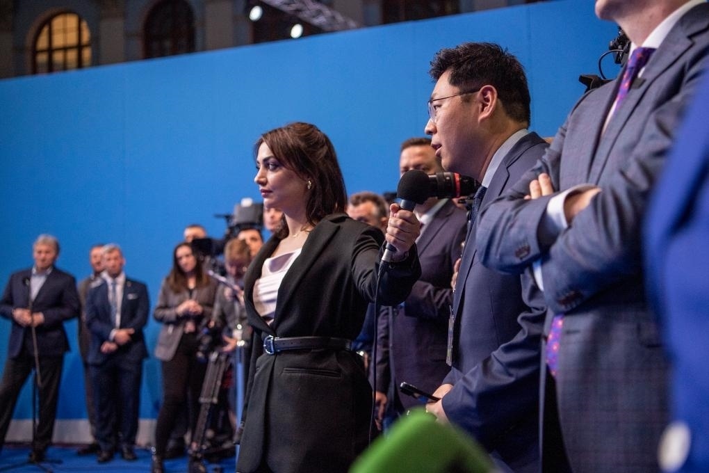 3月18日，在俄羅斯首都莫斯科，新華社記者向俄總統(tǒng)普京提問。新華社記者曹陽攝