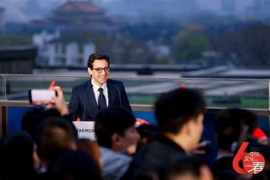 4月1日，法國(guó)外長(zhǎng)塞茹爾內(nèi)出席第18屆“中法文化之春”藝術(shù)節(jié)開幕式。圖片來源：法國(guó)駐華大使館