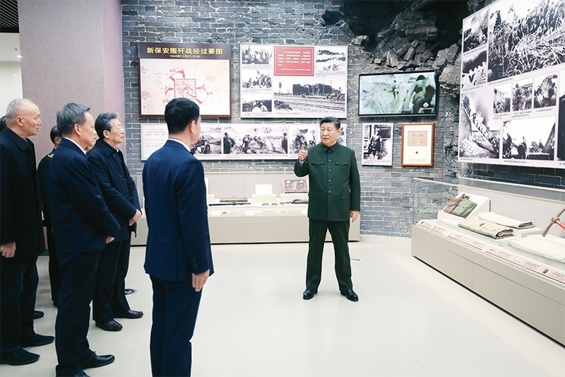 2024年2月1日至2日，中共中央總書記、國家主席、中央軍委主席習(xí)近平來到天津，看望慰問基層干部群眾。這是2日上午，習(xí)近平在平津戰(zhàn)役紀(jì)念館考察。 新華社記者 鞠鵬/攝