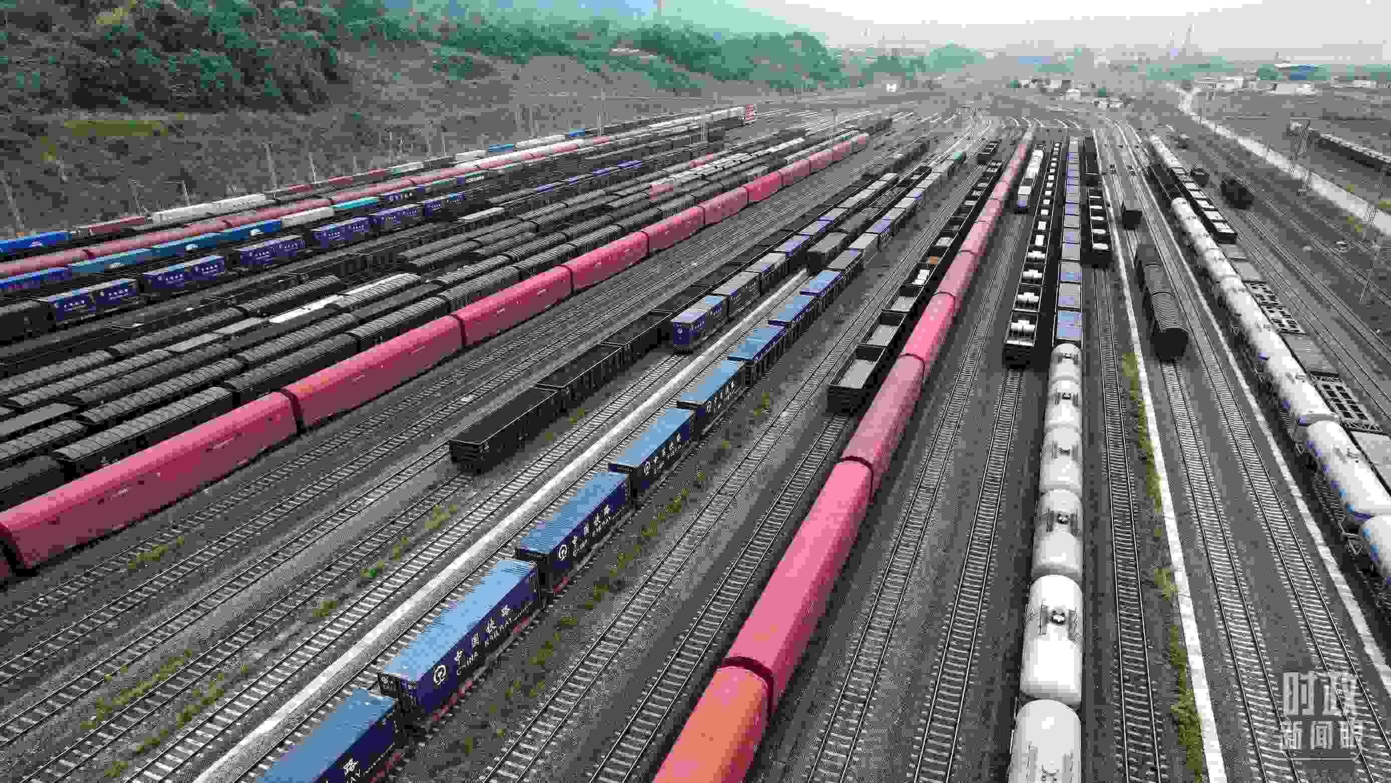 △重慶國際物流樞紐園區(qū)。（總臺央視記者范凱拍攝）