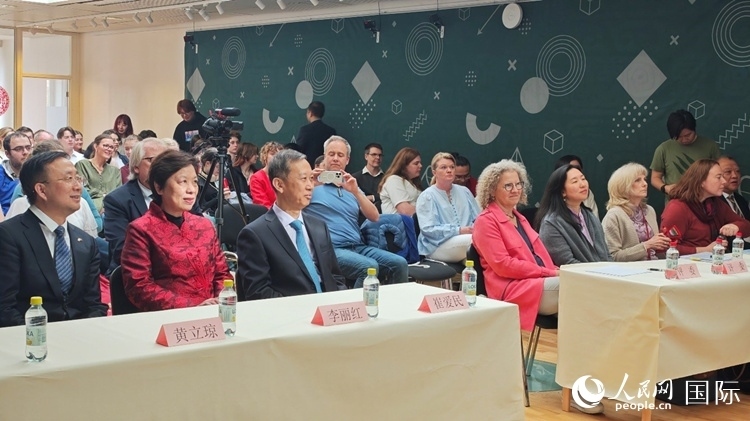 “漢語橋”瑞典賽區(qū)預(yù)選賽現(xiàn)場。人民網(wǎng)記者 殷淼攝