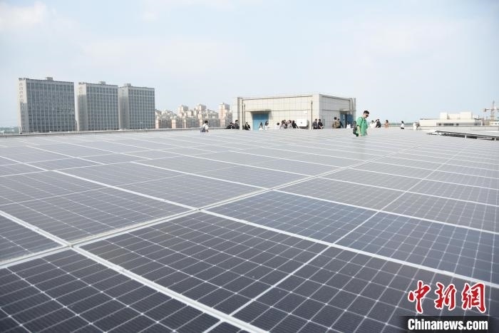 圖為中原人工智能計(jì)算中心的光伏項(xiàng)目。王宇攝
