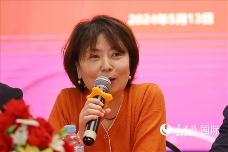 陜西省歸國華僑聯(lián)合會黨組成員、副主席兼秘書長尚小紅在座談會上致辭。人民網(wǎng)記者 陳海琪攝