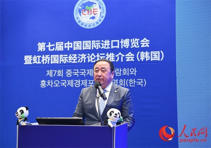 中國國際進口博覽局黨委書記、副局長孫成海致辭。 人民網 程安康攝