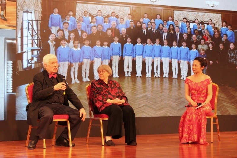 3、費(fèi)城交響樂團(tuán)小提琴手戴維·布斯講述自己與中國50多年的友好故事。 伊莎貝爾·羅德里格斯攝