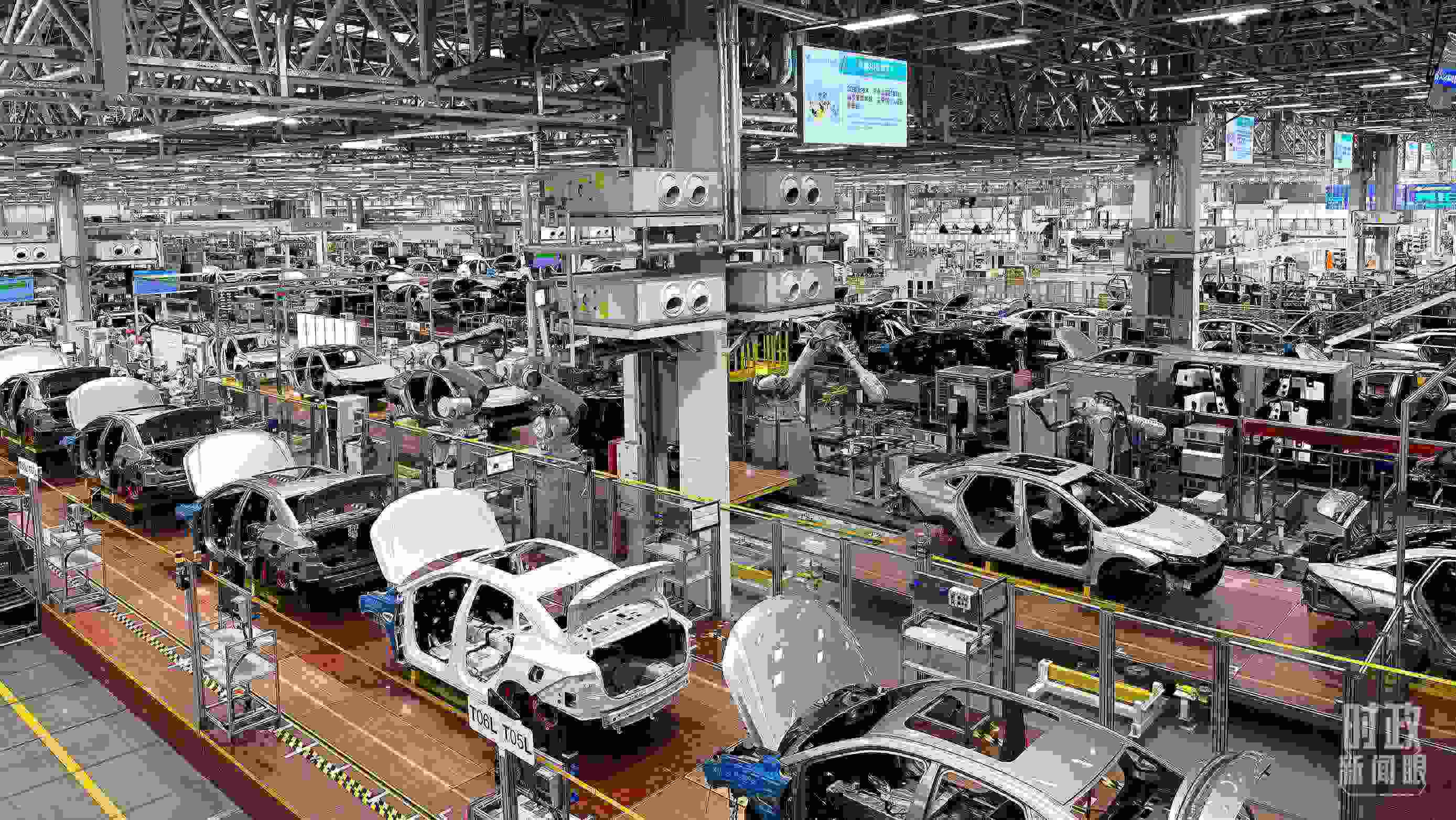 廣州廣汽埃安總裝車(chē)間智能生產(chǎn)線。2023年4月，習(xí)近平曾到這里考察。（總臺(tái)央視記者趙化拍攝）