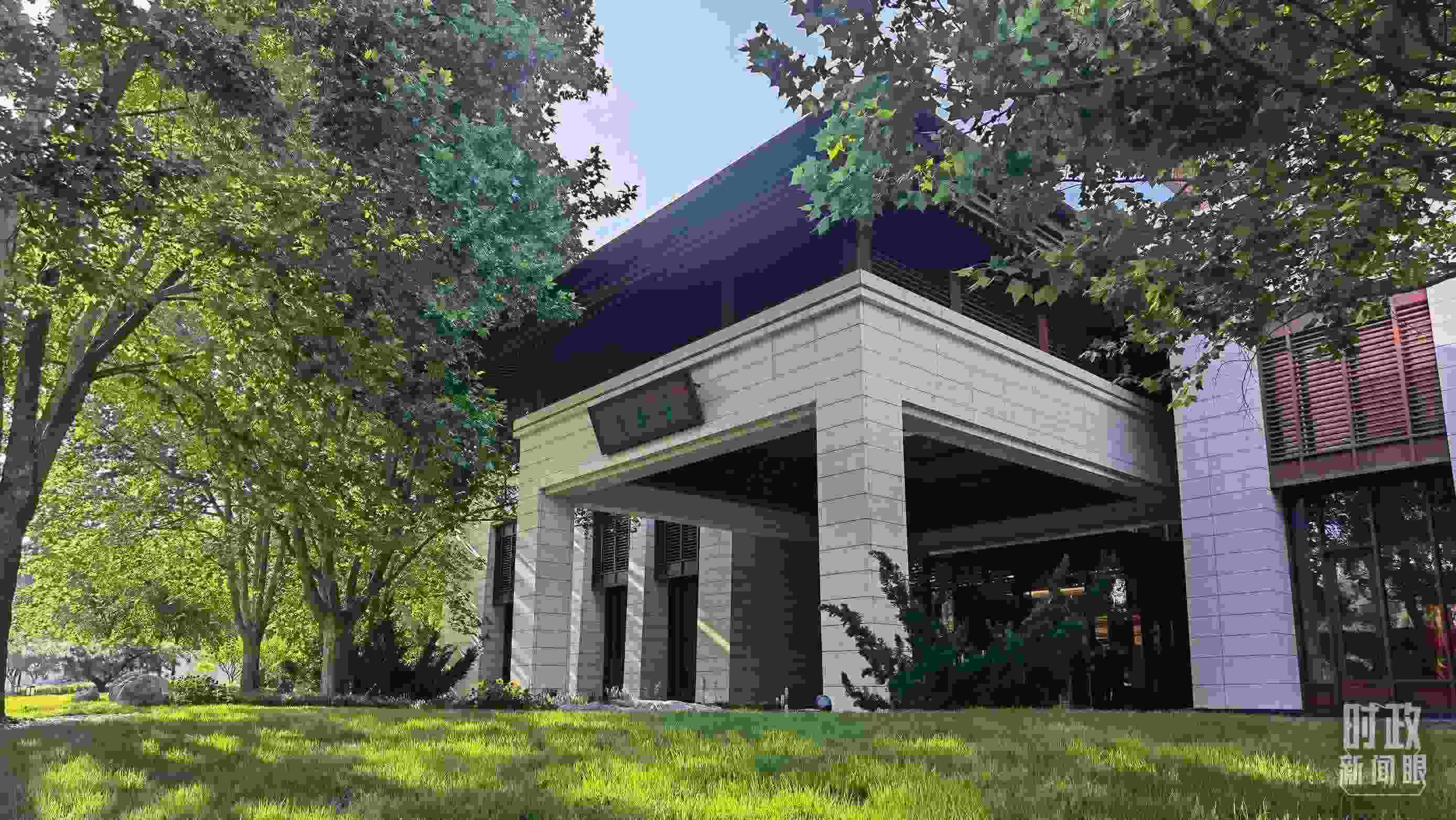 △釣魚臺(tái)芳華苑。（總臺(tái)央視記者石丞拍攝）