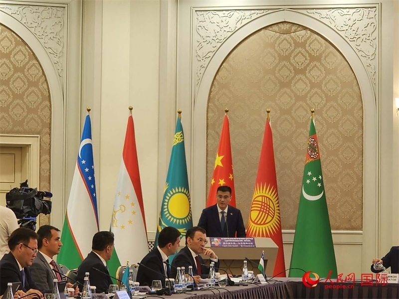 中國(guó)駐烏茲別克斯坦大使于駿致辭。人民網(wǎng)記者 李強(qiáng)攝